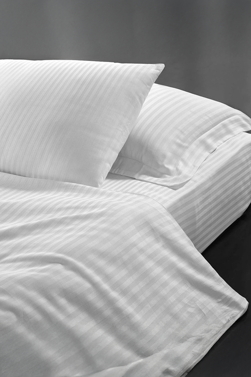 83 Tel Çizgili Pamuk Saten Çift Kişilik Otel Nevresim Takımı